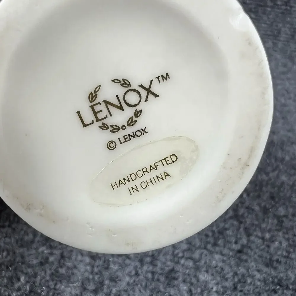 LENOX Rose Blossom Bud Vase Ivory 24k Gold trim 5.75
